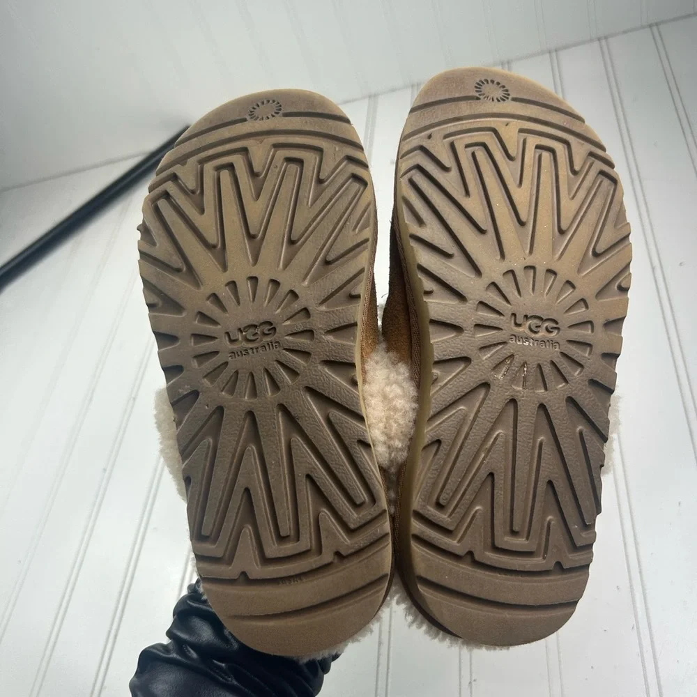 UGG Scuffette 2 Chesnut Slip On Slippers Girls Size 3